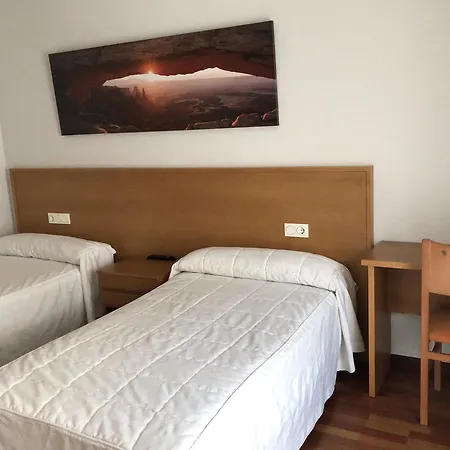 Gæstehus El Poligono 3*